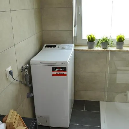 M&d Naehe Volkspark Mit Balkon - Netflix - Kueche *