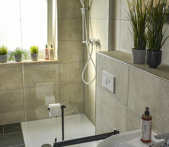 M&d Naehe Volkspark Mit Balkon - Netflix - Kueche Appartement